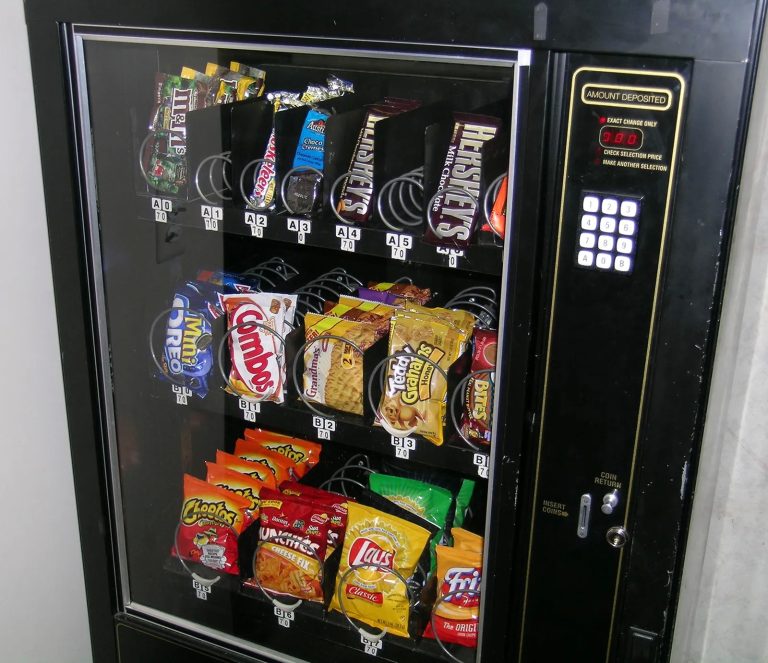 Snack-vending-machine6